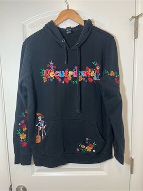 Recuerdame Embroidered Black Hoodie Disney Pixar